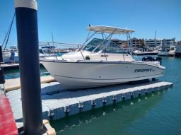 23ft twin engine in marina